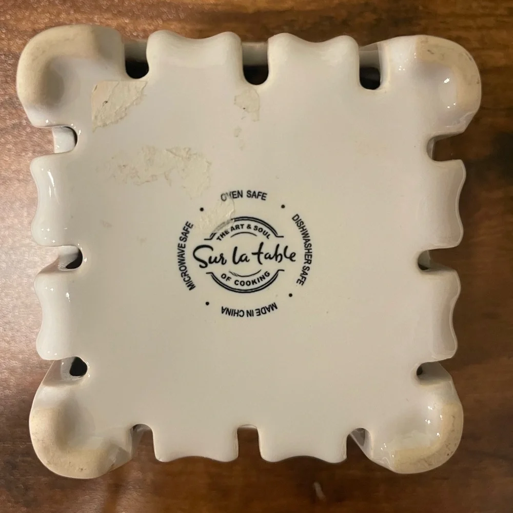 Sur la Table strawberry White Ceramic Square crate
